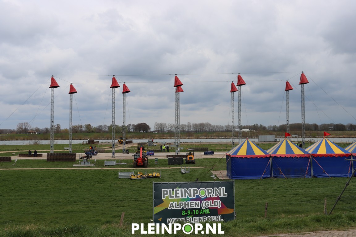 VRIJDAG 1 APRIL      (72)